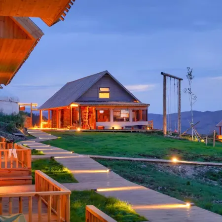 Yinshan·33 Vacation Homestay (Baihaba Store Scenic Area)