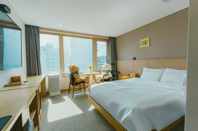 LUMIA HOTEL JONGNO – Mood Hotel (Korean Café Style), Clean·Safe·Friendly Các khách sạn gần Gold Spa