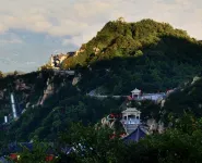 Taishan Blossom Hotel - غرفة مطلة على الجبل