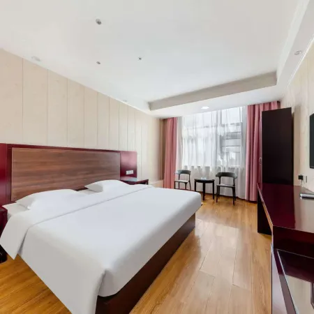 Jinhanting Theme Hotel (Xinyang Railway Station Tianrun Plaza)