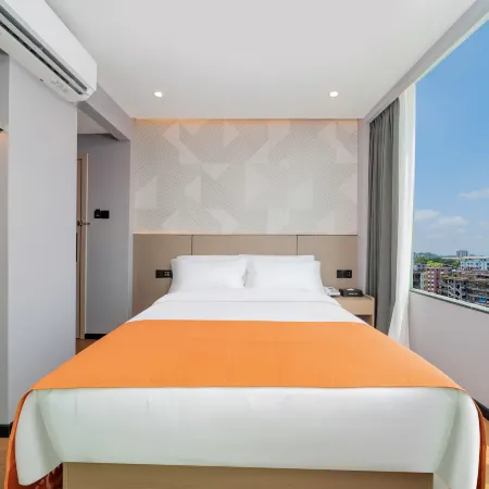 East Coast Holiday Hotel (Sihui Yubocheng Branch)
