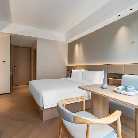 HE JI hotel Отели рядом с достопримечательностью «Готовная станция для пассажиров в Хичуане»