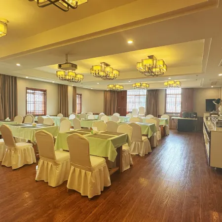 Qingmu Selected Hotel (Qufu Sankong Scenic Area Tourist Center Branch)