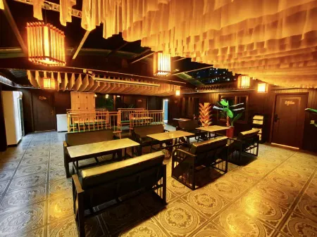 Deer Language Youth Hotel