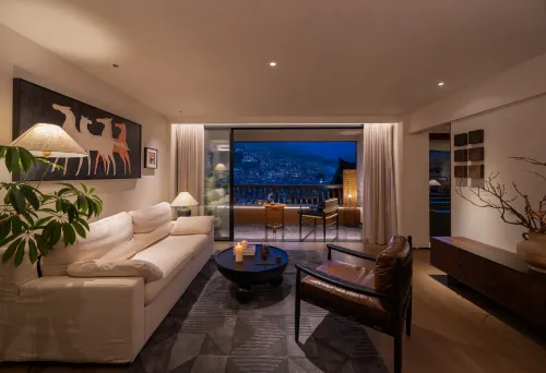 鸞喜·隱奢私湯全景民宿（西江千戶苗寨觀景台店）