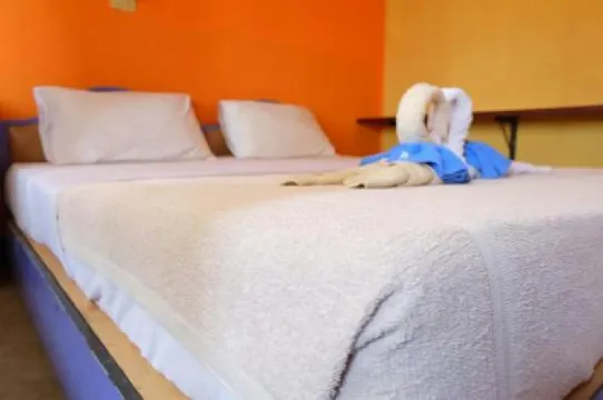 ห้องมาตรฐานพร้อมพัดลม 1 เตียงคู่