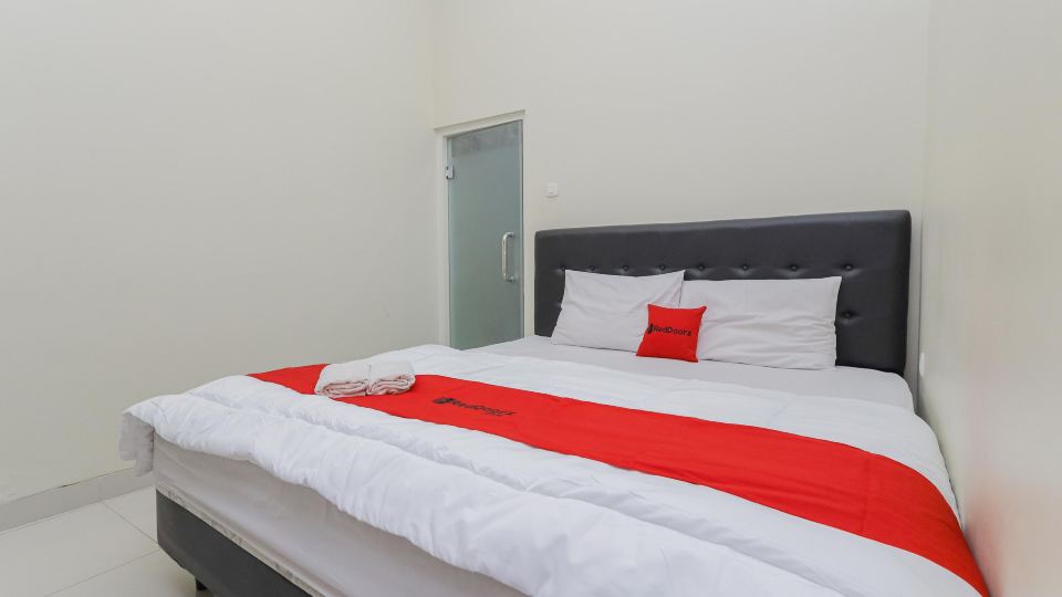 RedDoorz @ Ngagel Jaya Surabaya