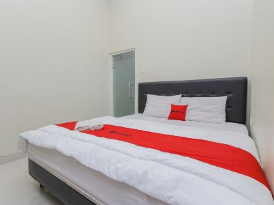 RedDoorz @ Ngagel Jaya Surabaya