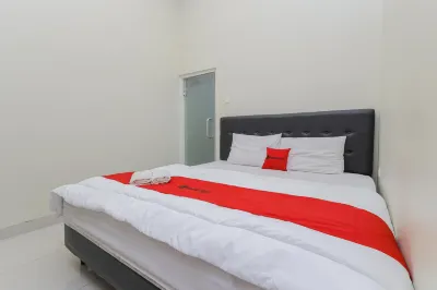 RedDoorz @ Ngagel Jaya Surabaya Hotels in Pucang Sewu