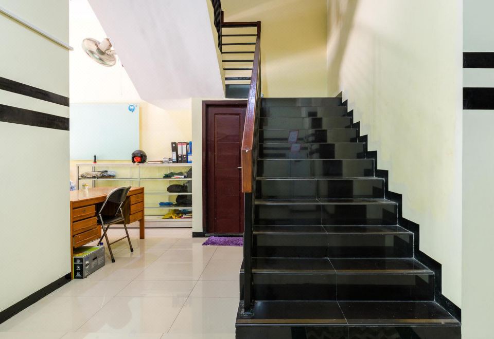 5. 레드도어즈 샤리..