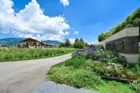 熾夢閣雪山觀景民宿(白沙古鎮店) 途居島玉龍雪山遊牧十里房車自駕露營地附近的飯店