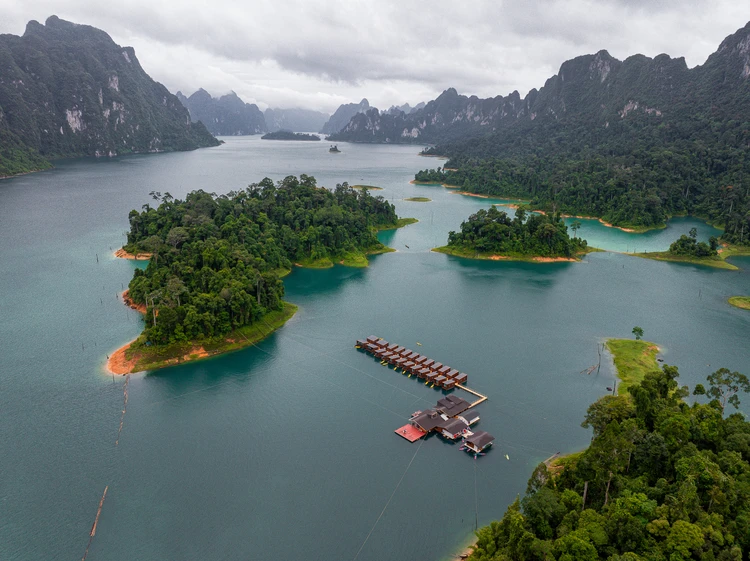 รูปภาพของ360° issara Floating Resort