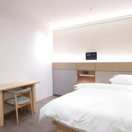 Purang Glory Peaks Hotel