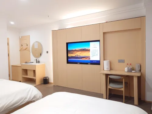 Purang Glory Peaks Hotel - 2 stelle