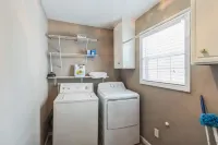 7 acre prvt estate, boat, pond, 16' Movie, Fishing Hotels in North Augusta