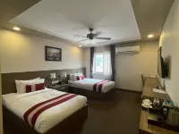CLOVER HOTEL