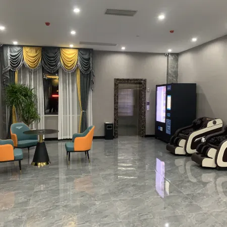 Home Inn Huayi Select Hotel (Lüliang Wenshui Station Branch