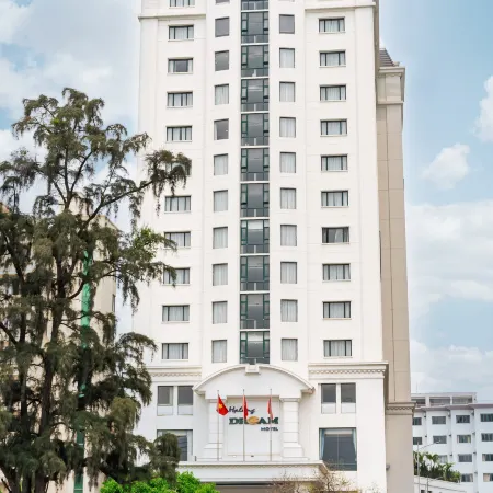 Ha Long Dream Hotel Отели рядом с достопримечательностью «Бухта Халонг»