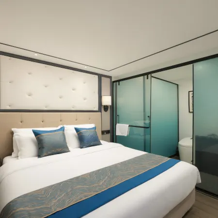 West Bank Hotel (Longjing West Market)