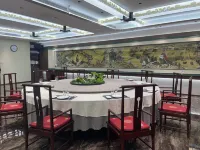 Yucheng Hotel - parking