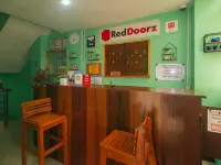 RedDoorz near EDSA Camp Crame Hotels near Camp Aguinaldo