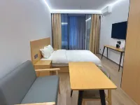 Kaili Quanjia Hotel (Kaili Station Dashi Underground Commercial Street) - balcony