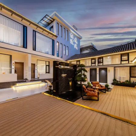 Dali Qichi Wan Feng Homestay (Longkan Wharf)