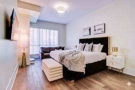Metropolis Loft - CN Tower