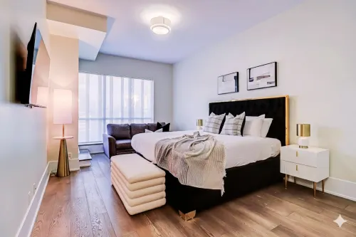 Metropolis Loft - CN Tower