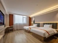 GreenTree Inn Hotel（Longxing Road Store on the West Bank of the Canal） โรงแรมในจี่หนิง