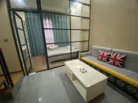 暖陽小築TheBeautifulTheEast觀山景民宿(平泉歡樂谷景區店） Hotels in Pingquan