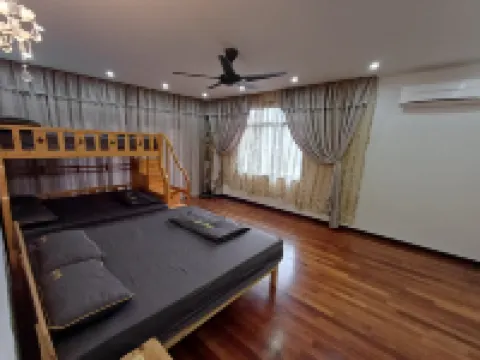 Templer Guesthome 6R5B Cozy Forest View with Pool Hotels in 