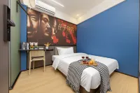 Qiyue Apartment (Shenzhen Futian Huaqiang Road Metro Station Branch)