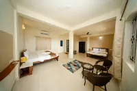 Aqua Wave by YogiTree Hotels - Parkering