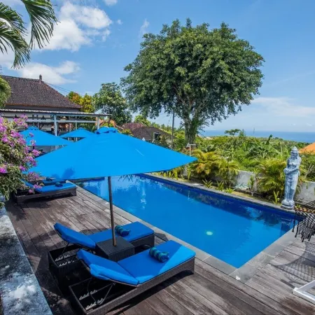 Tatak Bunut Villa Nusa Ceningan Отели рядом с достопримечательностью «Утес Ченинган»