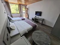 YiKing Hillhouse - balcony
