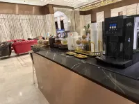 Yitel Premium (Shanghai people's Square Nanjing Road Pedestrian Street)