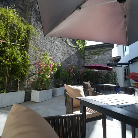 Yangzhou Ningguang Hotel (East Gate Street - Pi Market Street Branch)