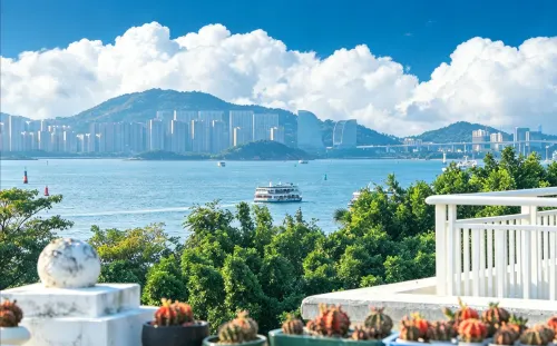 Bayview Hotel (Gulangyu Sanqiutian Wharf Longtou Road Snack Street Store