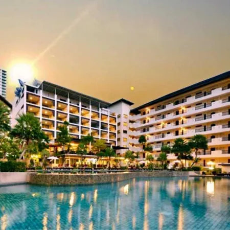 Sunday Wongamat Privacy Pattaya Отели рядом с достопримечательностью «Пляж Наклуа»