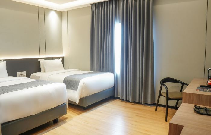 New Hollywood Hotel