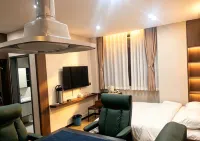 Youju Apartment (Pingxiangbei Railway Station & Olympic Sports Center Branch)