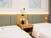 Cloud & Mountain Lodge · Retreat & Cinema Homestay (Carp Stream Scenic Area Branch)