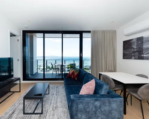 Oaks R Suites Geelong Hotels near Kardinia Park