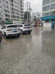 Yanhe Yunqi Business Hotel - parking