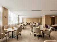 Lavande Hotel (Jiangbin Park Store) - parking