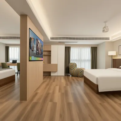 柚畔飯店（貴陽觀山湖區高鐵北站店） 白鹭湖附近的飯店