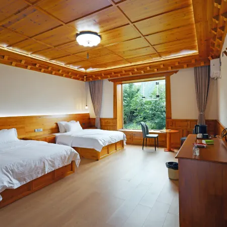 Yingge Shicuo Homestay (Zhonglu XI ZANG Village)