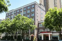 Jinye Jingsheng Hotel (Leshan High-speed Railway Station Jiaxing Road Food Street) - 3-Star