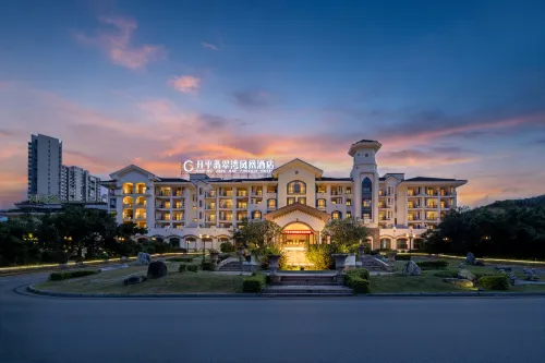 kaiping Jade Bay Funyard Phoenix Hotel - Lemmikkieläimet sallittu